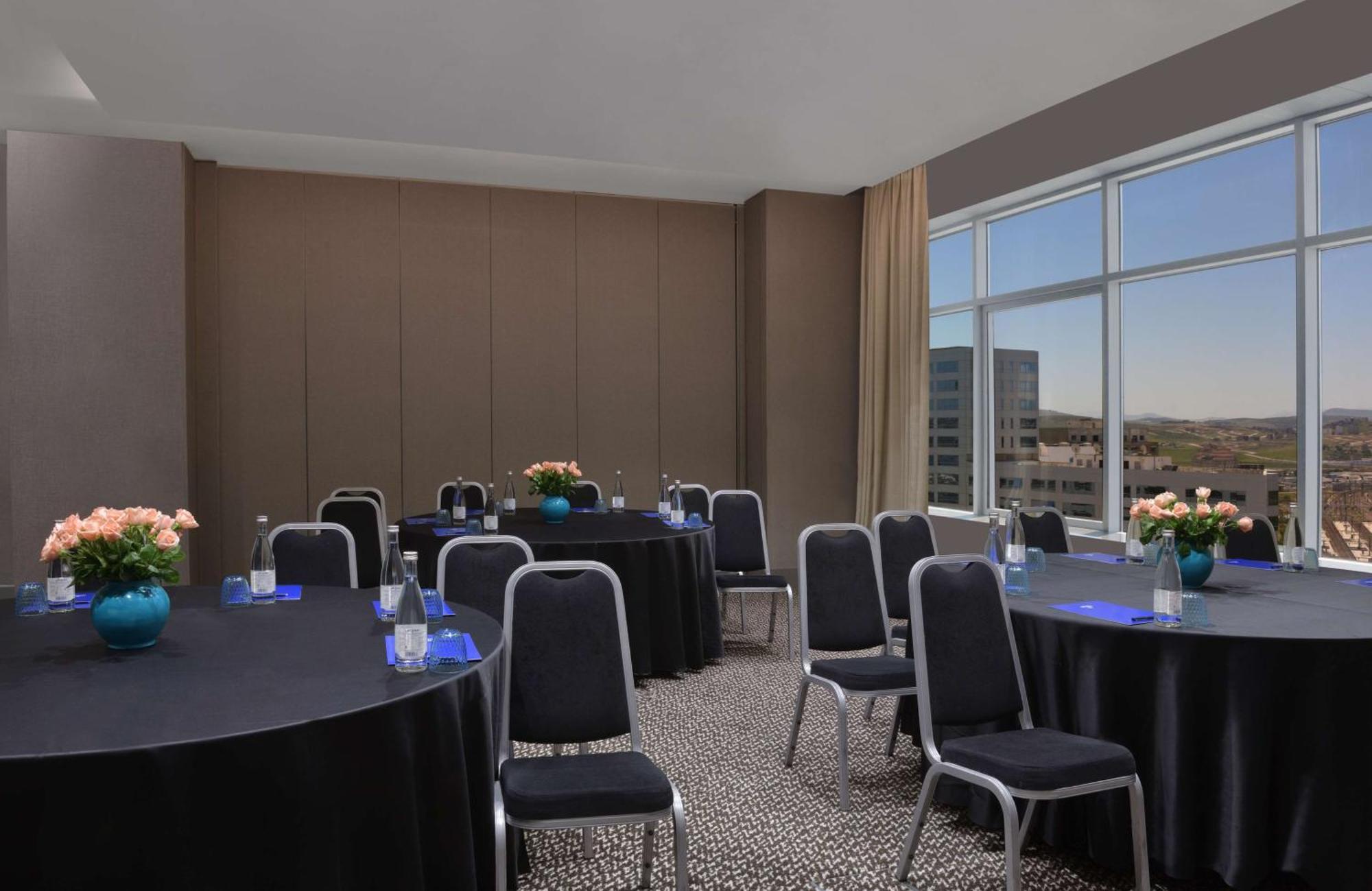 Hilton Tanger City Center Екстер'єр фото Meeting room