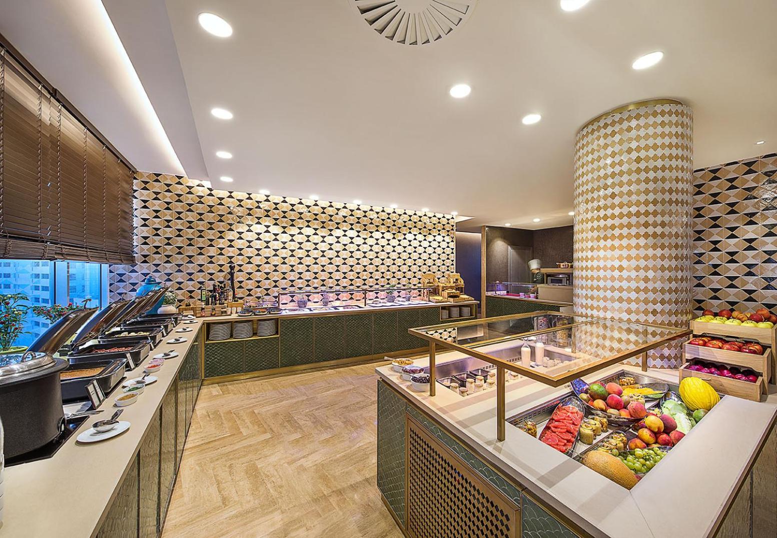 Hilton Tanger City Center Екстер'єр фото The buffet at the lounge