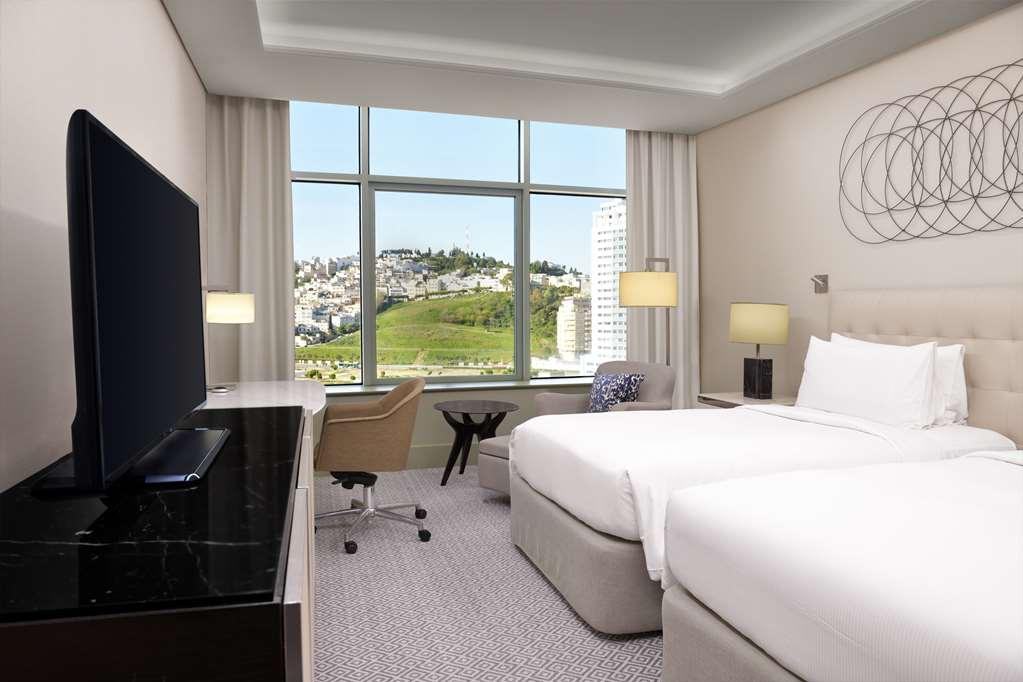 Hilton Tanger City Center Номер фото